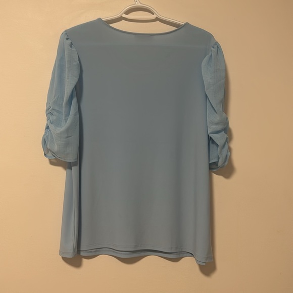 Suzy Blouse - Picture 2 of 3